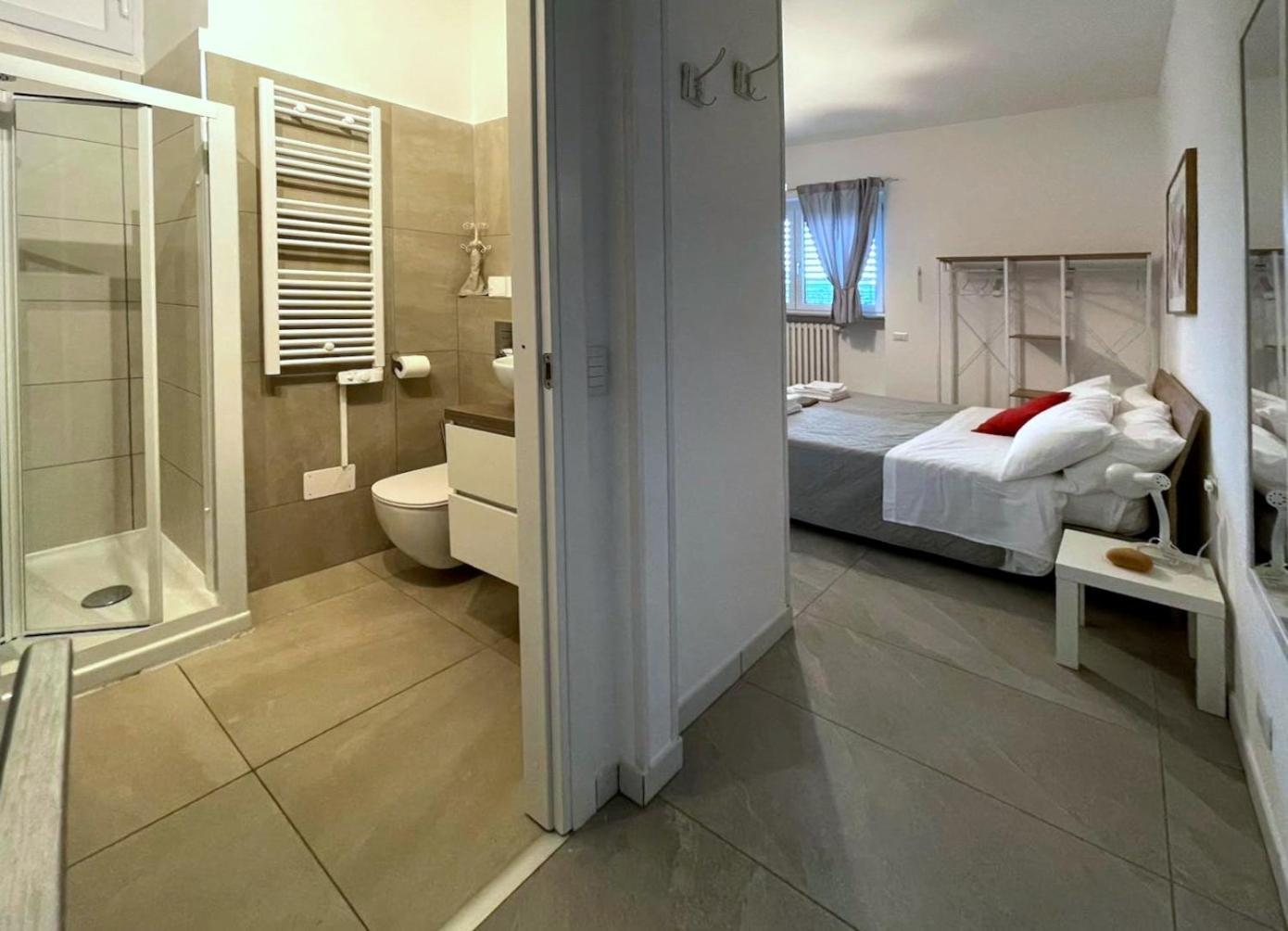 Domus 190 Rooms Βαρέζε Εξωτερικό φωτογραφία