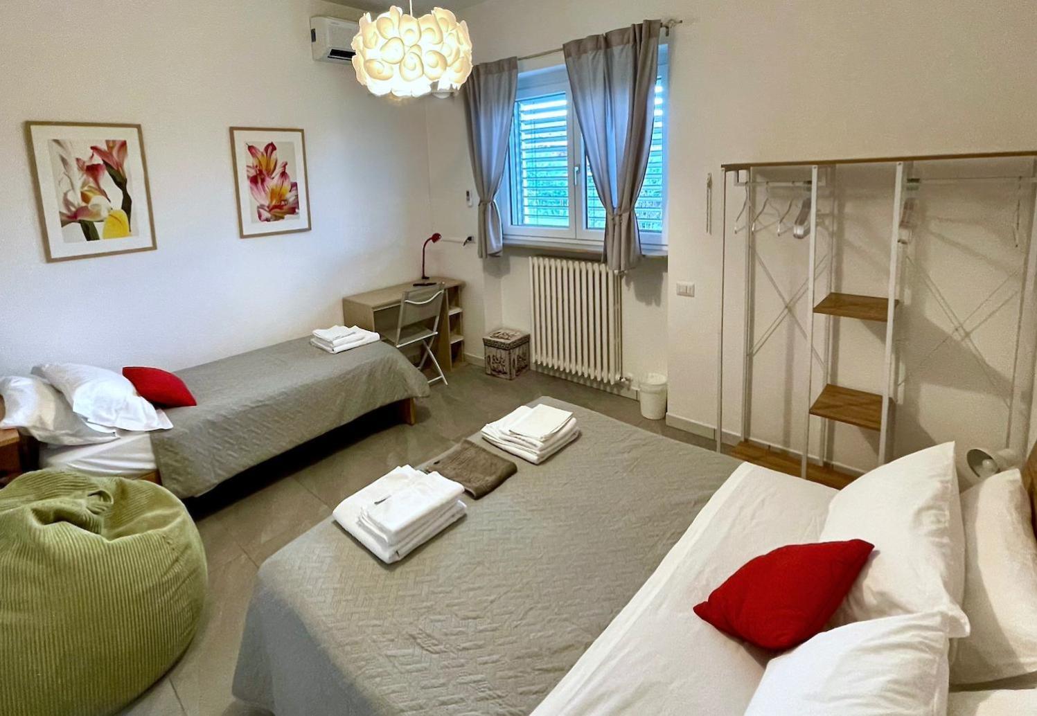Domus 190 Rooms Βαρέζε Εξωτερικό φωτογραφία