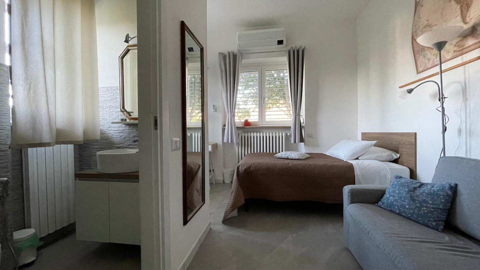 Domus 190 Rooms Βαρέζε Εξωτερικό φωτογραφία